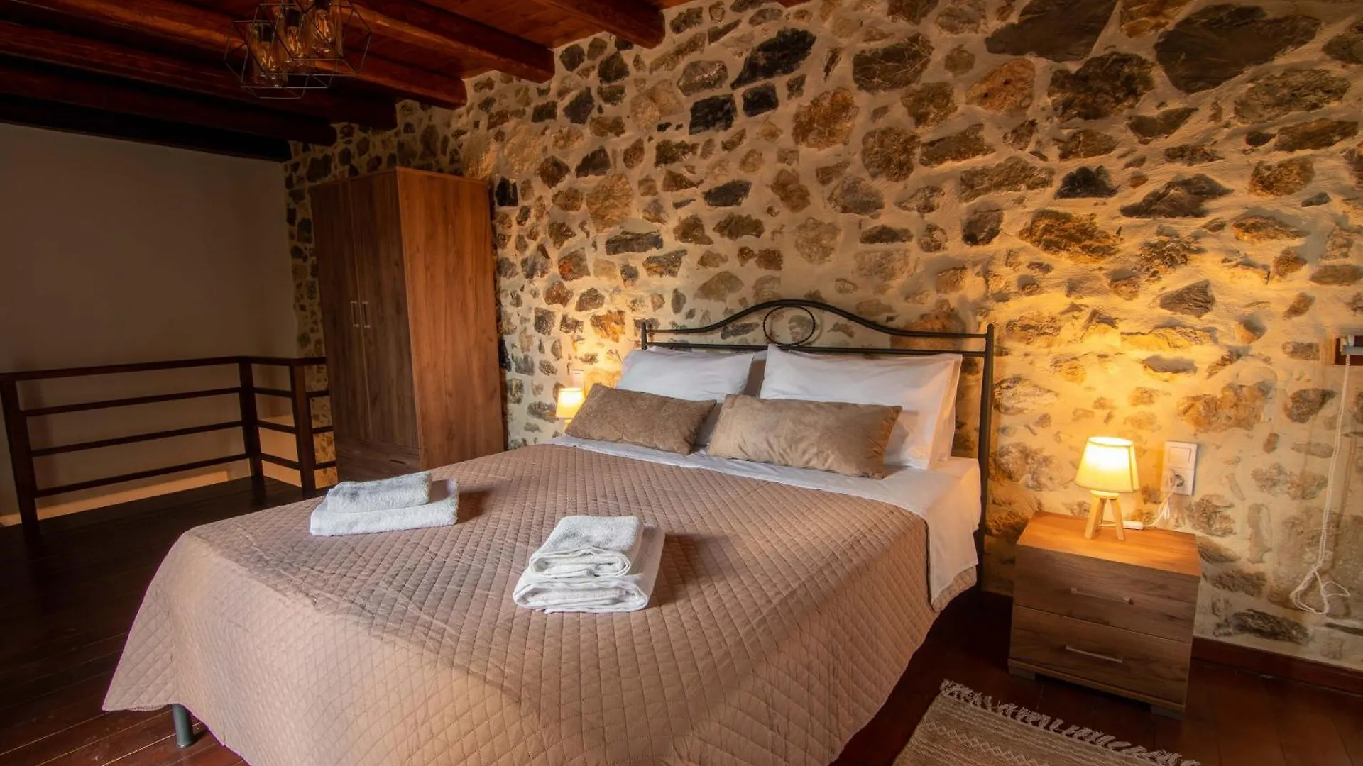 Hercules Traditional Houses Galipe 0*,