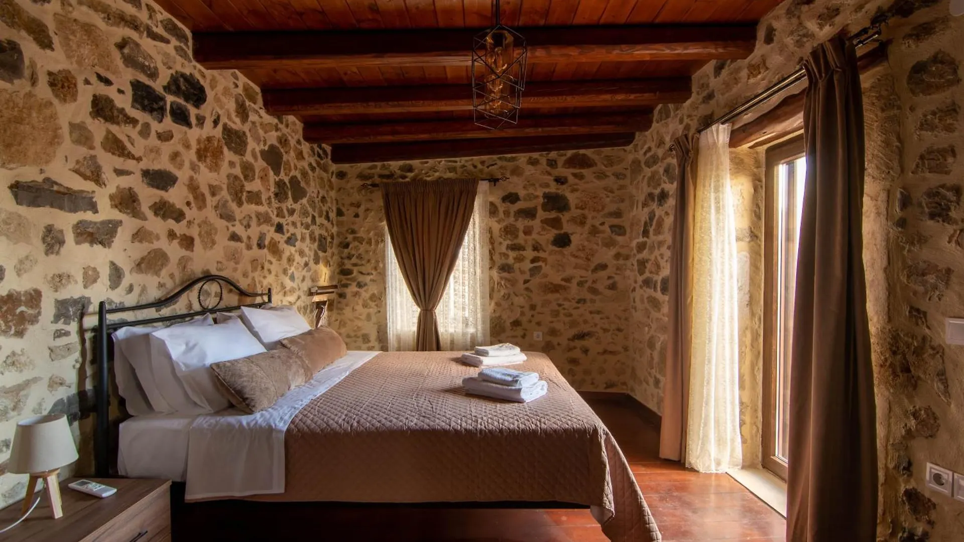 Apartment Hercules Traditional Houses Galipe