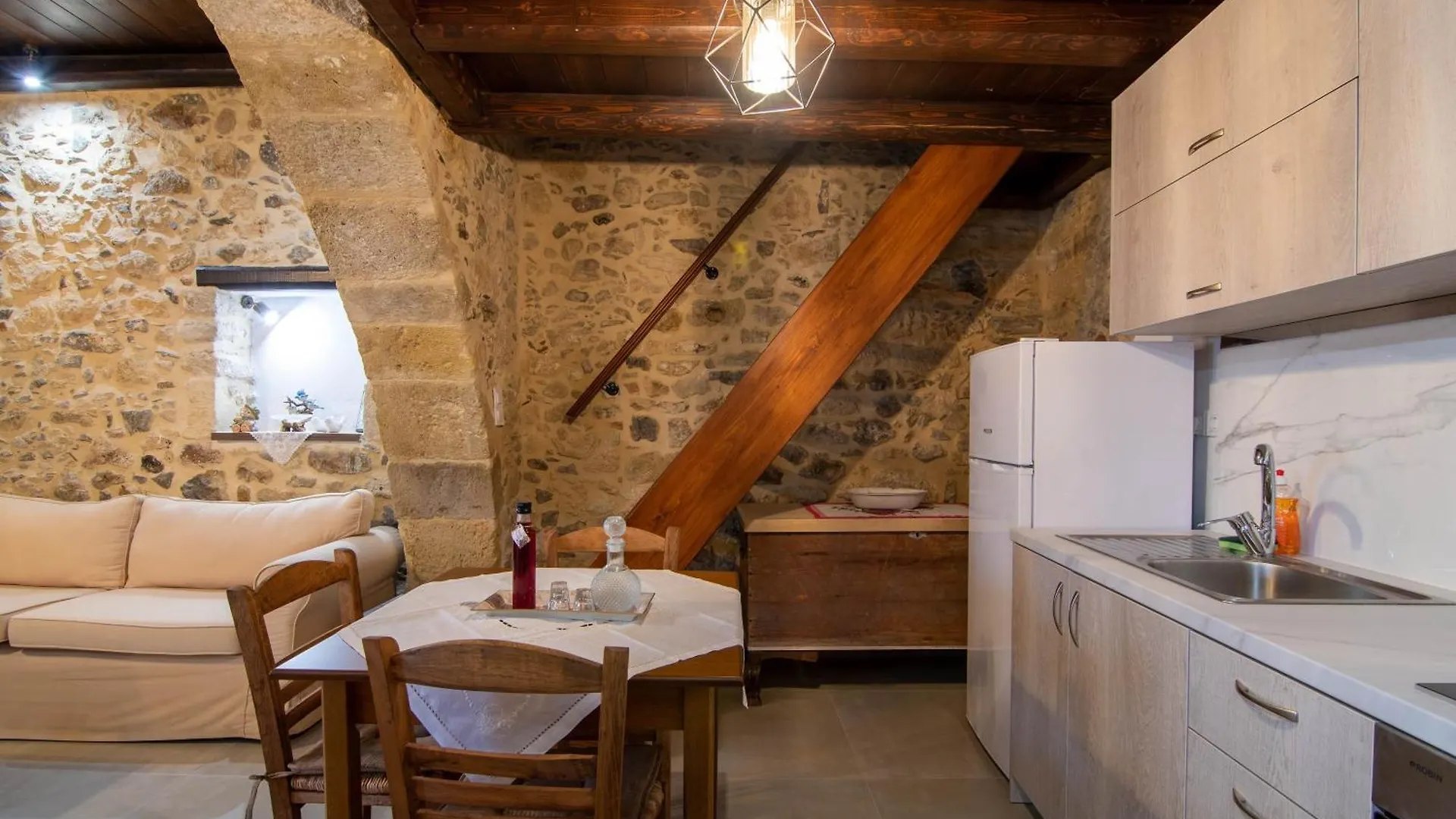 Hercules Traditional Houses Galipe 0*,